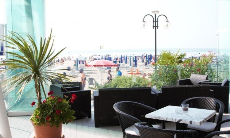 Niagara Hotel 4*